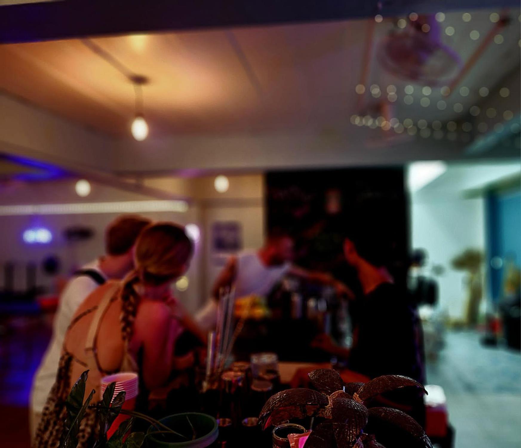 Tiki Tribe Bar & Hostel Тау Экстерьер фото