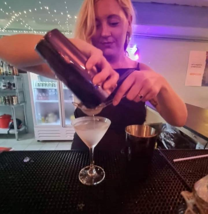 Tiki Tribe Bar & Hostel Тау Экстерьер фото
