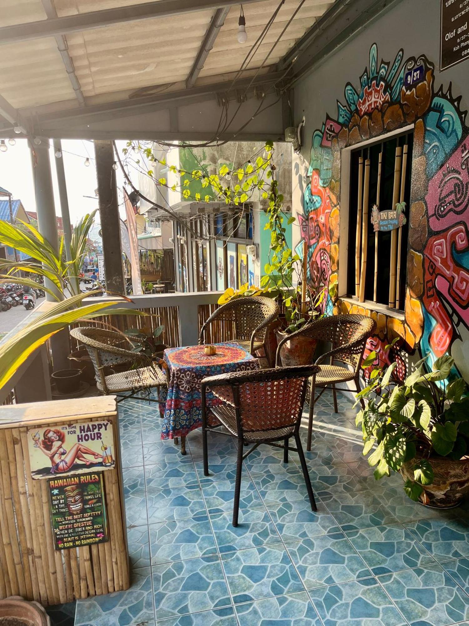 Tiki Tribe Bar & Hostel Тау Экстерьер фото